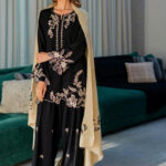 Shanzay Anooshay Lawn 3-Piece Suit...